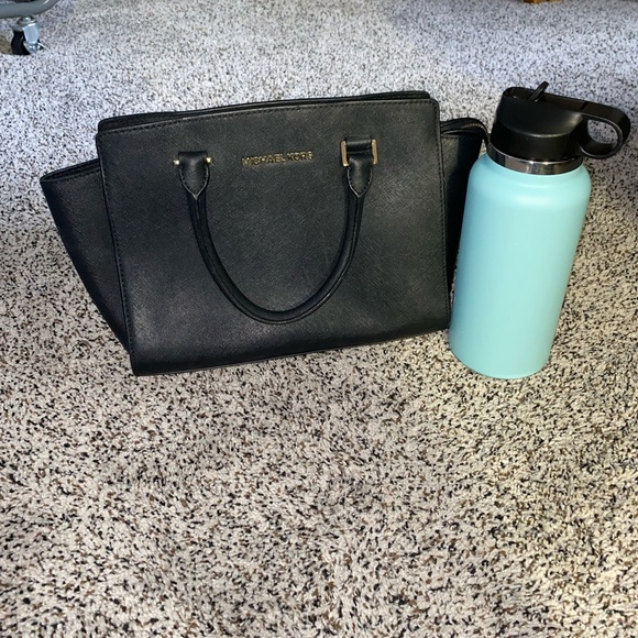 Michael Kors Purse - Picture 5 of 5